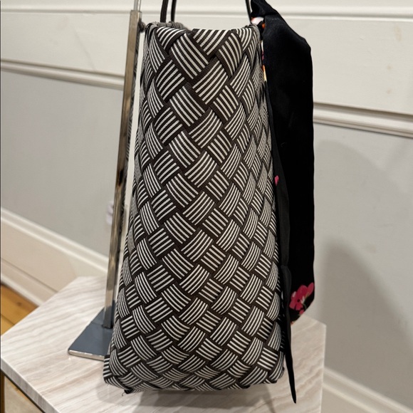 Henri Bendel Bag Large Woven Centennial Brown White Woven Stripe Market Tote - Picture 8 of 17